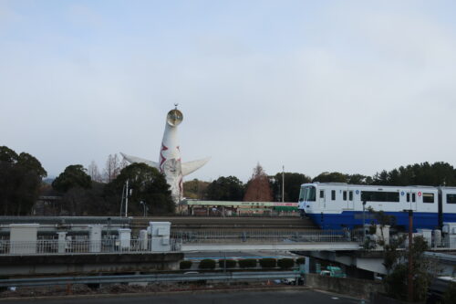 万博記念公園駅から見える太陽の塔