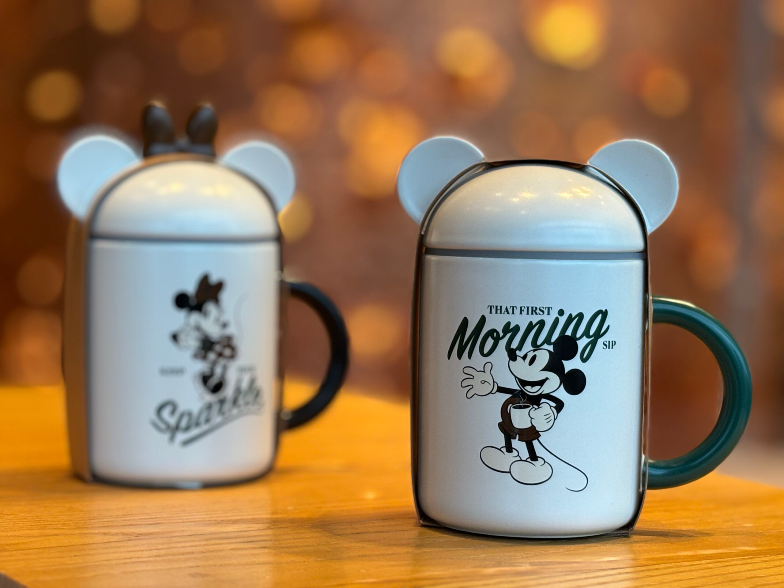 DISNEY Mickey mugとDISNEY Minnie mug